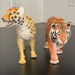 Yellow and Black Animal Action Figures Set